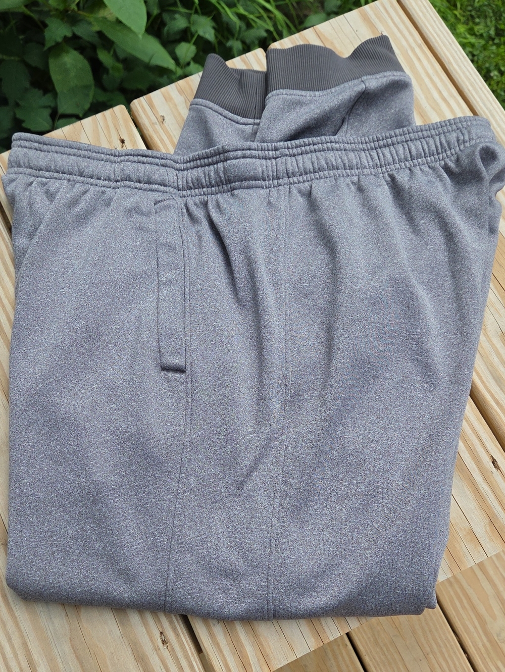 Under Armour Men's Gray Elastic Waist Joggers